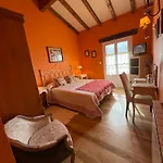 Casa Peluaga * أويارتثون